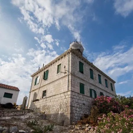 Susac Lighthouse شقة